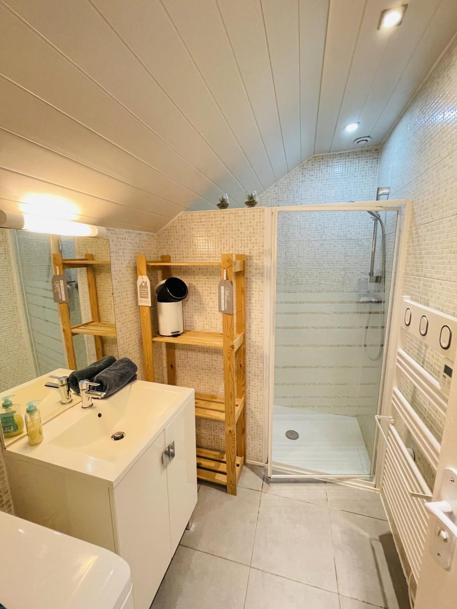 Le Lodge Spa Saint-Laurent-d'Andenay Exteriér fotografie