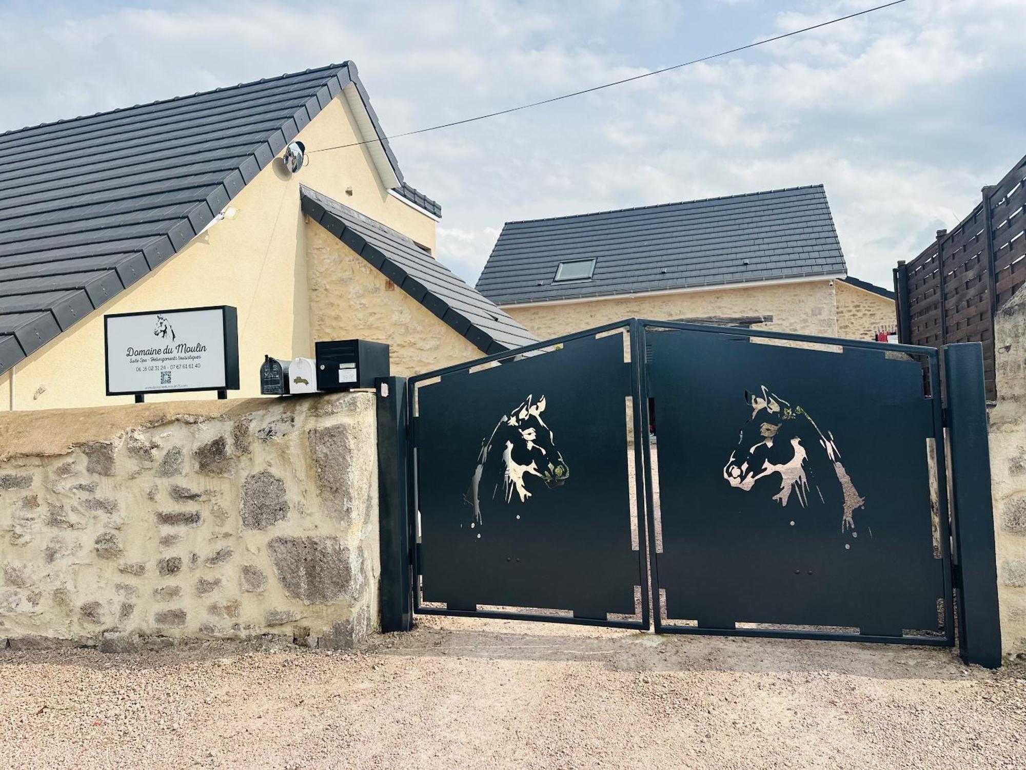Le Lodge Spa Saint-Laurent-d'Andenay Exteriér fotografie