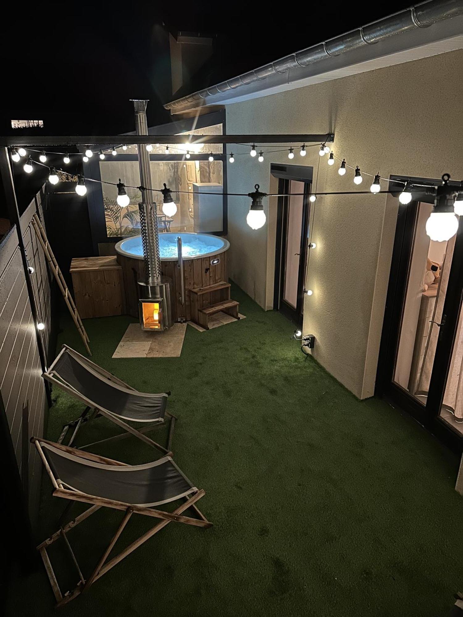 Le Lodge Spa Saint-Laurent-d'Andenay Exteriér fotografie